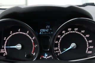 Ford Fiesta Ford Fiesta 1.0 EcoBoost Titanium | Camera | Trekhaak |  Climate control | Navigatie | Cruise control | Verwarmde voorruit | PDC | Regensensor - afbeelding nr 22