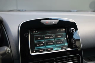 Renault Clio Renault Clio Estate TCe 90 Limited Airco Navigatie Cruisecontrol Keyless Lichtmetalen velgen NL-Auto NAP! - afbeelding nr 17