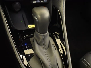 Toyota Yaris Toyota Yaris 1.5 Hybrid 130 Executive | Stuur en Stoelverwarming | PDC V+A | - afbeelding nr 26