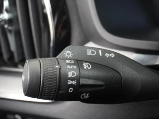 Volvo S60 Volvo S60 2.0 T8 AWD Twin Engine R-Design LEDER | MEMORY SEAT | RIJKLAAR INCL. 12 MND. BOVAGGARANTIE - afbeelding nr 25