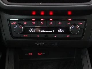 SEAT Ibiza SEAT Ibiza 1.0 TSI Style Intens | Carplay | Trekhaak |  Navigatie | Climate control | Camera | Cruise control | Parkeerhulp | Bluetooth - afbeelding nr 8