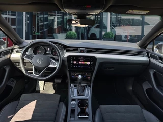 Volkswagen Passat Volkswagen Passat Variant 2.0 TDI DSG R-LINE CAMERA/NAVI/ACC/E-KLEP/CARPLAY/STOELVERW - afbeelding nr 14