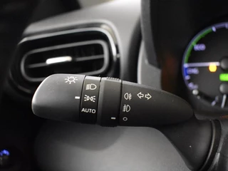 Toyota Yaris Toyota Yaris 1.5 Hybrid Dynamic Limited | Stuur en Stoelverwarming | Apple & - afbeelding nr 28