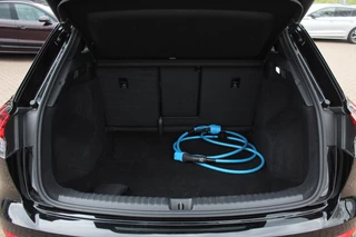 Audi Q4 e-tron Audi Q4 e-tron 50 quattro Launch edition S Competition 77 kWh / SoH 95% / Camera / Head-up / 20'' / Keyless / RS Seats / Sonos audio / Stoelverwarming / Dodehoek / DAB / ACC / Warmtepomp - afbeelding nr 17