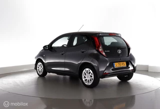 Toyota Aygo Toyota Aygo 1.0 VVT-i 72pk X-Play applecarplay|airco|camera|dab|5drs - afbeelding nr 4
