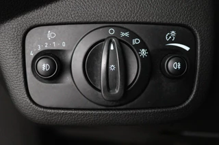Ford Kuga Ford Kuga 1.5 EcoBoost ST Line (PARKEERSENSOREN, CRUISE, TREKHAAK, GOED ONDERHOUDEN) - afbeelding nr 6