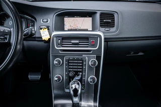 Volvo V60 Volvo V60 1.5 T3 Nordic+*AUTOMAAT*NAVI*R-DESIGN*NAP*TREKHAAK - afbeelding nr 16