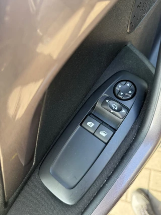 Peugeot 2008 Peugeot 2008 1.2 PureTech Blue Lion - afbeelding nr 30