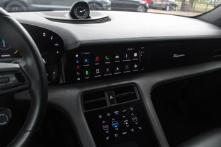 Porsche Taycan Porsche Taycan Performance 84 kWh / Panoramadak / Camera / Passenger Display / 20'' / Luchtvering / Sportchrono / Stoelventilatie / Stuurverwarming / Dodehoek / Apple CarPlay / Stoelverwarming / Cruise Control - afbeelding nr 19
