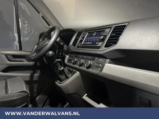 Volkswagen Crafter Volkswagen Crafter 2.0 TDI 140 pk L3H3 L2H2 Euro6 Airco | Camera | Cruisecontrol | Apple Carplay Android Auto, Chauffeursstoel, Parkeersensoren, Bijrijdersbank, 3000kg Trekvermogen, zilver - afbeelding nr 16