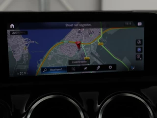 Mercedes-Benz A-Klasse Mercedes-Benz A-klasse 180 AMG | Panoramadak | Stoelverwarming |  Carplay | Widescreen | Leder/Alcanatara | Navigatie | Full LED | Park Assist - afbeelding nr 13