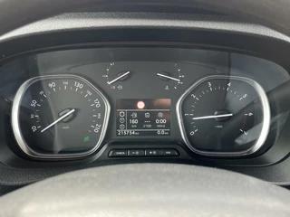 Peugeot Expert Peugeot Expert 231L 2.0 BlueHDI 120pk Premium Dubbele Cabine Trekhaak/Carplay/Clima/Cruise/Navi/17