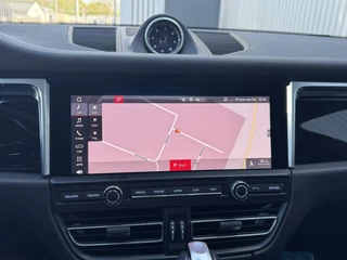 Porsche Macan Porsche Macan 3.0 S|Luchtvering|Adaptieve sportstoelen|Panoramadak|Trekhaak|21