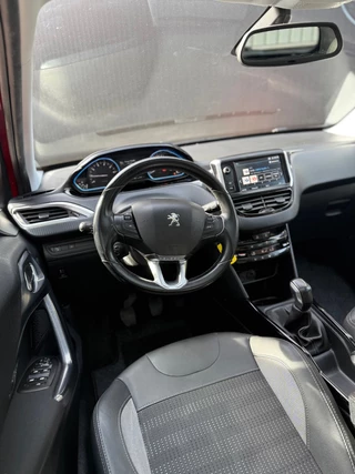 Peugeot 2008 Peugeot 2008 1.2 PureTech Allure - afbeelding nr 3