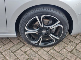 Opel Corsa Opel Corsa 1.2 GS Panoramadak | Stuurverwarming | Carplay/Android - afbeelding nr 37