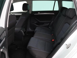 Volkswagen Passat Volkswagen Passat 1.4 TSI PHEV GTE | Stoelverwarming | Massage |  Carplay | Camera | Adaptive cruise | Matrix LED | Navigatie | Memory | Sfeerverlichting - afbeelding nr 8