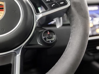 Porsche Cayenne 463Pk Automaat (SPORTCHRONO PAKKET, PANORAMADAK, ALCANTARA STUUR EN HEMEL, APPLE CARPLAY, LUCHTVERING, KUIPSTOELEN, SFEERVERLICHTING, 360 CAMERA, HEAD-UP DISPLAY, NIEUWSTAAT) - afbeelding nr 21