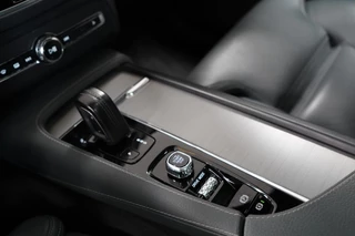 Volvo XC90 Volvo XC90 2.0 T8 Recharge AWD R-Design 7Pers|Pano|Memory|Trekhaak - afbeelding nr 23
