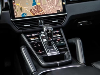 Porsche Cayenne Porsche Cayenne 3.0 V6 340PK Pano Stoelkoeling Bose ACC Sport Chrono Led Matrix 360 Camera Softclose Luchtvering - afbeelding nr 57