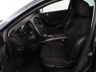 Renault Mégane Renault Mégane 1.3 TCe Limited | 54.200km NAP | Automaat |  Camera | Navigatie | Climate control | Keyless | Parkeerhulp | Getint glas | Cruise control - afbeelding nr 4