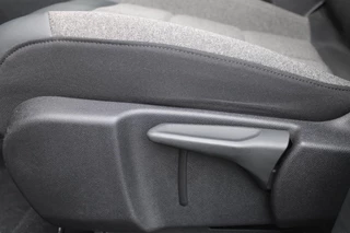 Citroën C5 Aircross Citroen C5 Aircross 1.6 Plug-in 225PK Hybrid BUSINESS | NAVIGATIE | APPLE CARPLAY/ANDROID AUTO | KEYLESS ENTRY/START | LED KOPLAMPEN | DODEHOEK DETECTIE | LICHTMETALEN VELGEN 18