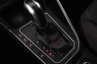 Volkswagen Polo Volkswagen Polo 2.0 TSI GTI (PANORAMADAK, STOELVERWARMING, ACHTERUITRIJCAMERA, AUTOMAAT, CRUISE ADAPTIEF, PARKEERSENSOREN) - afbeelding nr 20
