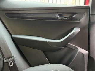 Škoda Karoq Skoda Karoq 1.5 TSI Sportline Automaat | Stoelverwarming | Apple CarPlay | LED verlichting | Trekhaak uitklapbaar | Adaptieve cruise control | Dode hoek detectie | Voorruitverwarming | Parkeersensoren voor en achter | Achteruitrijcamera - afbeelding nr 47