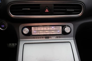 Hyundai Kona Hyundai Kona Electric Fashion 64 kWh - Carplay, Camera, Stoelverw. SOH 100% - afbeelding nr 22