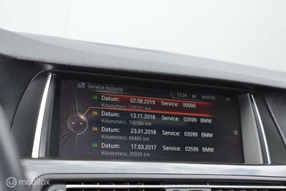 BMW 5 Serie BMW 520d Touring Luxury Mineralgrau Leder Pano HUD 360°Cam Comfortstoelen Keyless 18