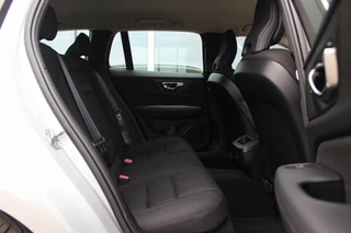 Volvo V60 ➡️ Volvo V60 2.0 D3 Momentum | 1e eigenaar | inc BTW | Led | Camera | DAB | Navi | Cruise-control | Stuurverwarming | Stoelverwarming | PDC | 150 pk | - afbeelding nr 17