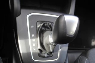 Ford Focus Ford Focus 1.0-155pk EcoBoost Mild-Hybrid 'Active' AUTOMAAT ! Trekgewicht 1.500kg ! Slechts 6.450km ! Ruim €. 9.000,- beneden de nieuwprijs ! Volautm. airco dual, navigatie, telefoonvoorb., adaptive cruise control, LED verlichting, metallic lak, camera, front-, lane- en side assist, LM wielen, Isofix etc. - afbeelding nr 24