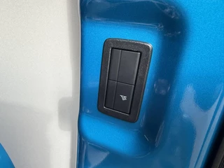 Ford Transit Custom Ford Transit Custom 300 2.0 TDCI L2H1 Limited DC 136pk | SCI | Dubbele Cabine | Digital Aqua Blue | Trekhaak | Dubbele Schuifdeur | Bijrijdersstoel | Sidesteps | Bumperpakket | Zwarte velgen  | Stoelverwarming | Camera - afbeelding nr 30