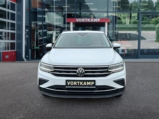 Volkswagen Tiguan Volkswagen Tiguan 1.4 TSI DSG LIFE E-HYBRID PANO-DAK/CAMERA/LEDER/MEMORY/NAVI/ACC/CARPLAY/STOELVERW - afbeelding nr 2
