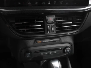 Ford Focus Ford Focus Wagon 1.0 125pk Hybrid Automaat ST Navigatie Climate control cruise control Carplay LM velgen Parkeersensoren Led Matrix koplampen - afbeelding nr 20