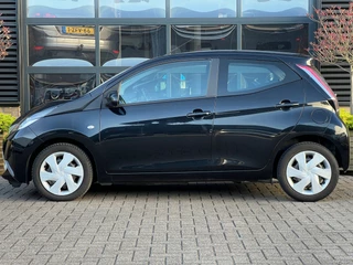 Toyota Aygo Toyota Aygo 1.0 VVT-i x-play | Achteruitrijcamera | Cruise Control | Airconditioning | Elektrische Ramen | - afbeelding nr 7