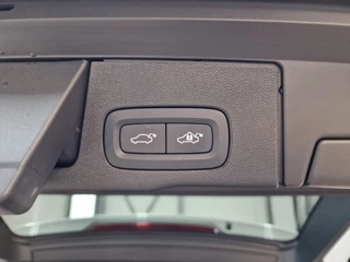 Volvo XC60 Volvo XC60 2.0 T6 Plug-in hybrid AWD Plus Dark 350pk | Elek. panodak | Elektrische stoelen met geheugen | - afbeelding nr 28