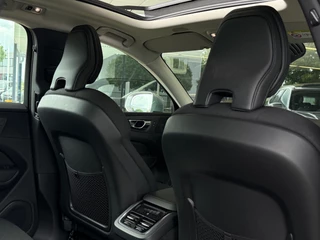 Volvo XC60 Volvo XC60 2.0 B5 Momentum Exclusive Pano|Harman|HuD|360cam - afbeelding nr 13