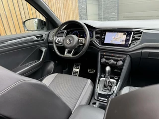 Volkswagen T-Roc Volkswagen T-Roc 1.5 TSI R-line Automaat | Panoramadak | LED | Stoelverwarming | Keyless entry&start | Elektrisch bedienbare achterklep | DAB radio | Apple CarPlay | Parkeersensoren voor en achter | Achteruitrijcamera - afbeelding nr 49