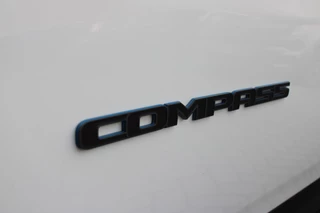 Jeep Compass Jeep Compass 4xe 240PK PHEV TRAILHAWK AUTOMAAT | NAVIGATIE | ACHTERUIRIJCAMERA | APPLE CARPLAY / ANDROID AUTO | DIGITALE COCKPIT | XENON KOPLAMPEN | 17