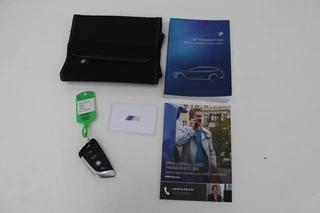 BMW 3 Serie BMW 3-serie 320e M Sport | Head-Up | Stoel & stuurverwarming |  Adaptive cruise | Sportstoelen | Adaptief LED | Sfeerverlichting | Camera | Carplay | Leder/Alcantara - afbeelding nr 22