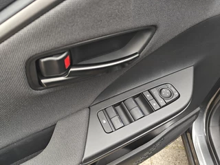 Toyota C-HR Toyota C-HR 2.0 PHEV 220 Dynamic - afbeelding nr 11