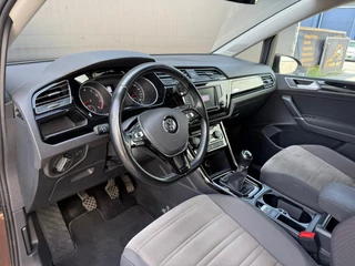 Volkswagen Touran Volkswagen Touran 1.2 TSI Highline 7p|Carplay|Allseasonbanden - afbeelding nr 33