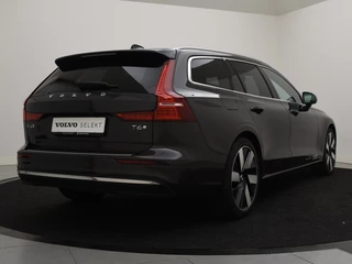 Volvo V60 Volvo V60 T6 PLUG-IN HYBRID ESSENTIAL EDITION 19INCH GETINT GLAS STOELVERW - afbeelding nr 4