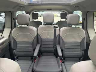 Volkswagen Multivan Volkswagen Multivan 2.0 TSI DSG BULLI EDITION GLASDAK/CAMERA/TREKHAAK/H&K/LEDER/MEMORY - afbeelding nr 37
