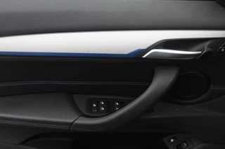 BMW X1 BMW X1 xDrive25e Executive Ed. M Sport / Trekhaak / Panoramadak / Camera / Head-up / Leder / 19'' / Navigatie / Stoelverwarming / DAB / Cruise Control - afbeelding nr 32