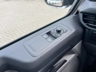 Ford Transit Custom Ford Transit Custom 320 2.0 TDCI L2H1 Trend Zuid | 136pk | Driver Assistance Pack | Stoelverwarming | Voorruitverwarming | Navigatie | Verlengde Fabrieksgarantie tot 08-2028 - afbeelding nr 18