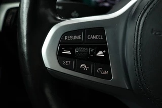 BMW 5 Serie BMW 5-serie 545e xDrive M Sport | Trekhaak | Adaptive cruise |  Stoel & stuurverwarming | Alcantara | Camera | Carplay | Sfeerverlichting | 19'' | Full LED | Park Assist - afbeelding nr 15