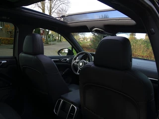 Porsche Cayenne Porsche Cayenne 3.0 S E-Hybrid 410PK / Porsche Sport Design / LED - afbeelding nr 36