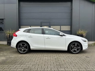 Volvo V40 Volvo V40 2.0 T2 R-Design Dealeronderhouden! Airco/ Bluetooth/ Cruise Control!! - afbeelding nr 4