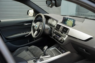 BMW 1 Serie BMW 1-serie M140i LCI2 | Navi Pro | Camera | HK | Stuurverwarming | Alcantara | Adaptief onderstel | 5-deurs - afbeelding nr 51